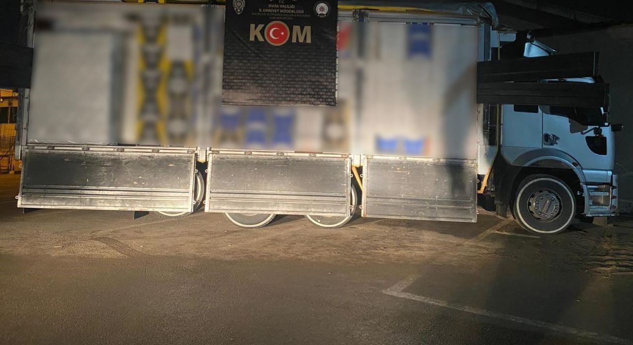 Sivas’ta 3 Milyon Liralık Kaçak Makaron Yakalandı