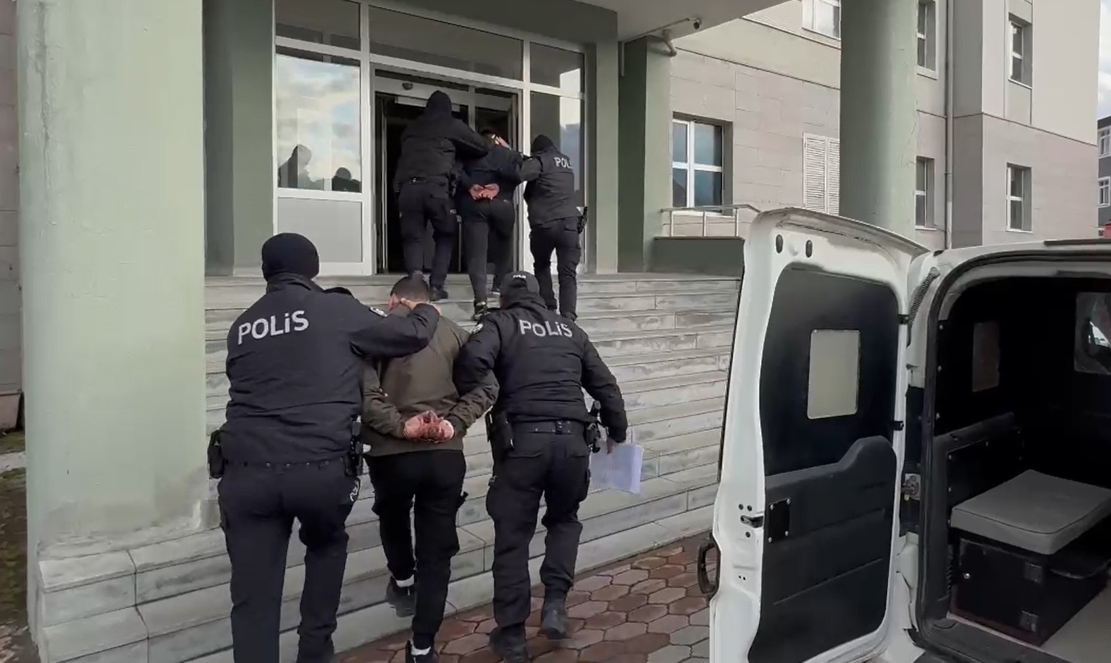 Sivas’ta Polise Saldıran Şüpheli Tutuklandı