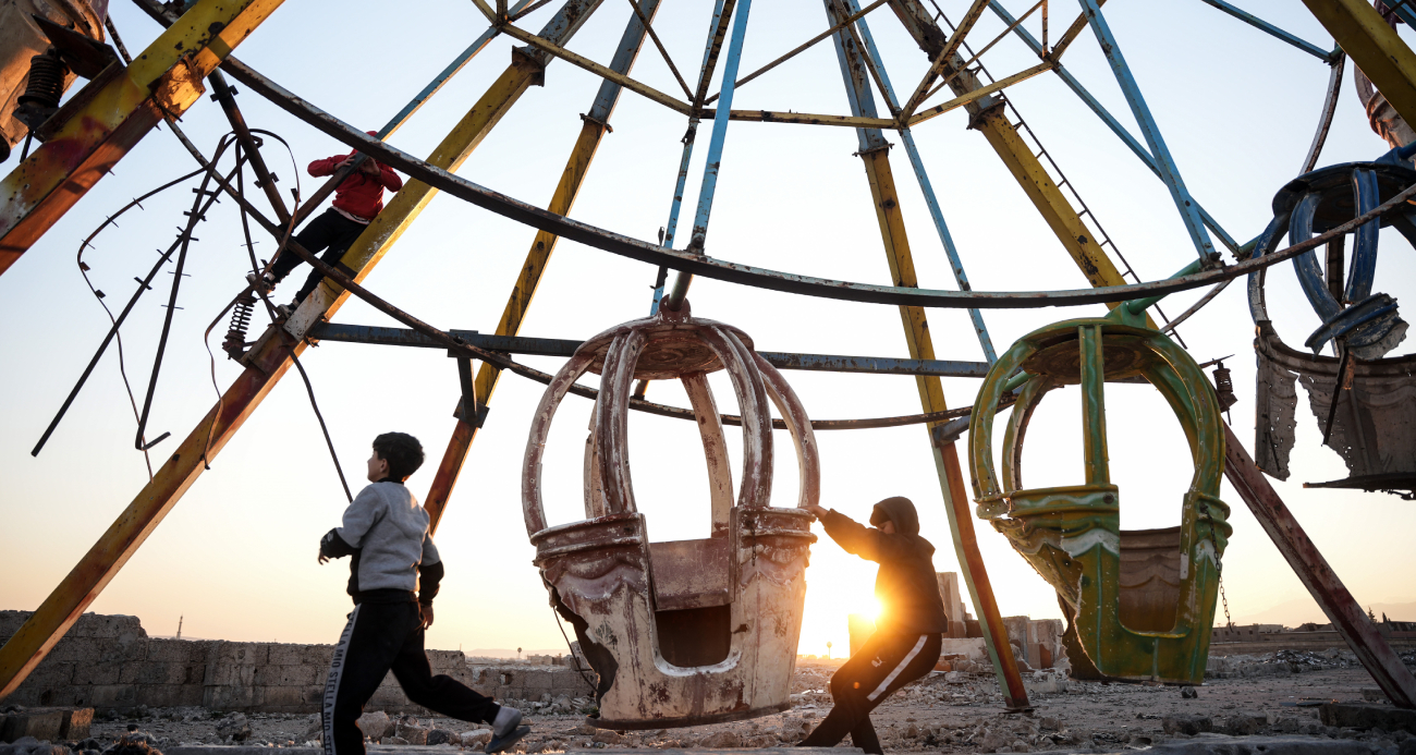 Suriye’de Harabeye Dönüşen Lunaparklar Çocukların Oyun Alanı Oldu