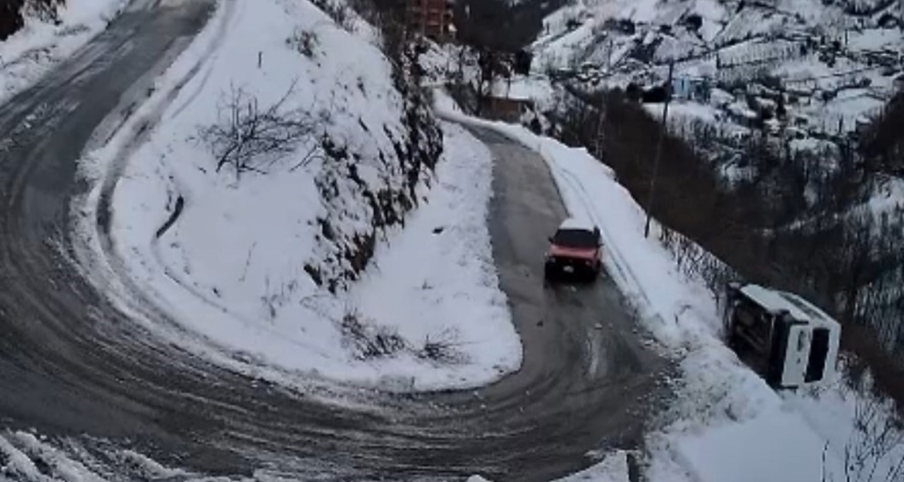 Trabzon Akçaabat’ta Minibüs Uçuruma Devrildi: 1 Ölü, 1 Yaralı