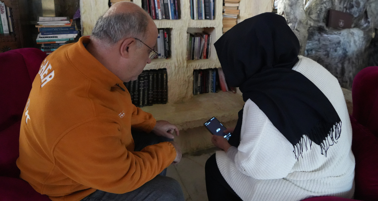 Yapay Zeka Dolandırıcılığı: Bir Tıklama ile Hayatı Kararan Kadın