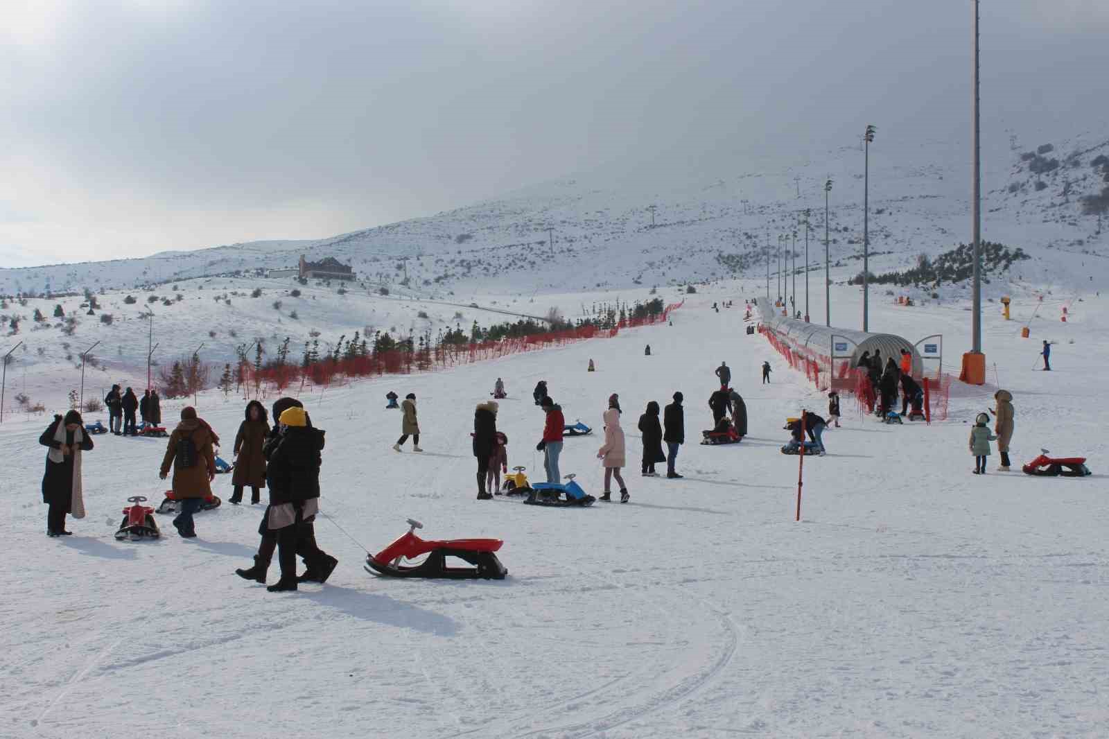 Yıldız Dağı Kayak Merkezi’nde Hafta Sonu Heyecanı
