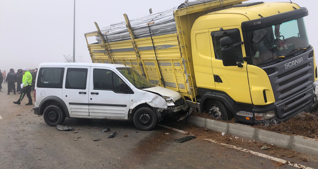 Elazığ’da Yoğun Sis Altında Zincirleme Trafik Kazaları: 7 Yaralı