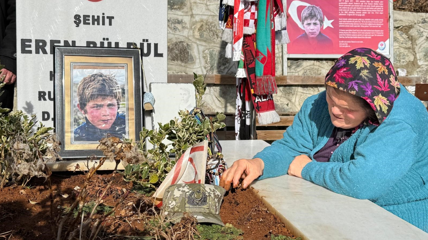 Eren Bülbül’ün Annesi Oğlunun 23. Yaş Gününü Gözyaşlarıyla Andı