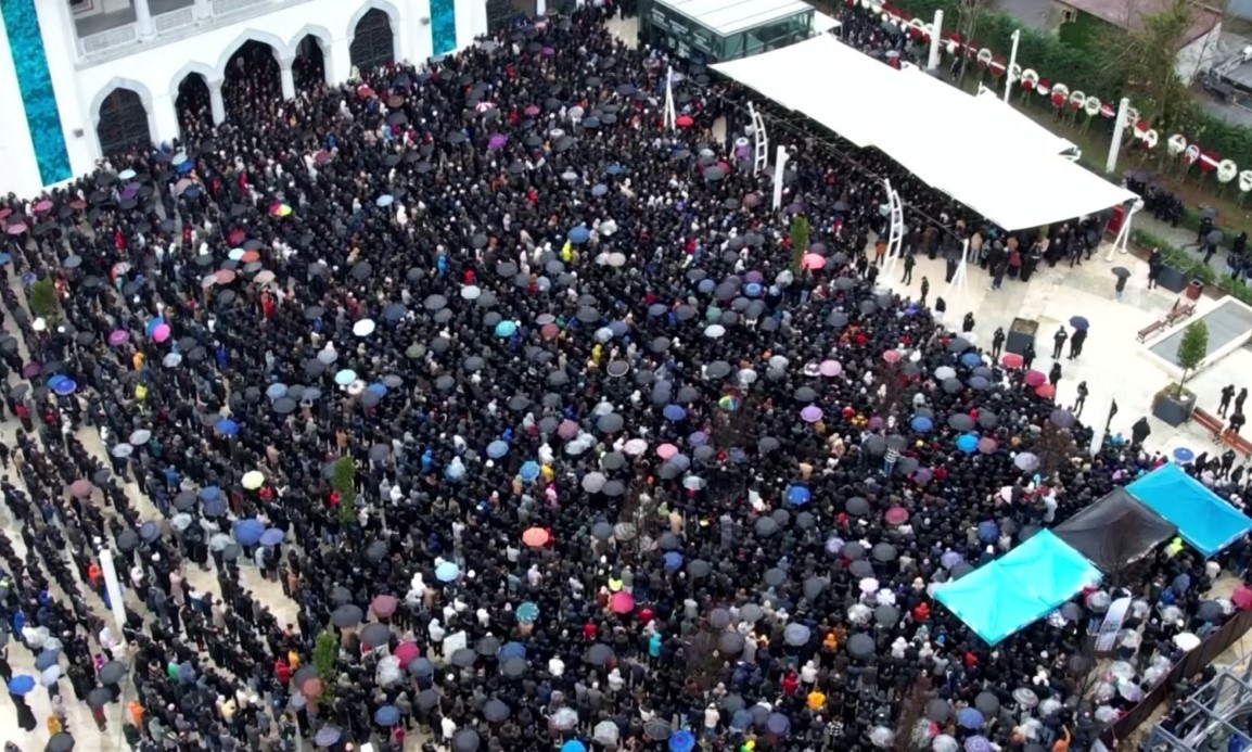 Ferdi Tayfur’a Veda: Binlerce Hayranı Son Kez Yolculuğuna Eşlik Etti