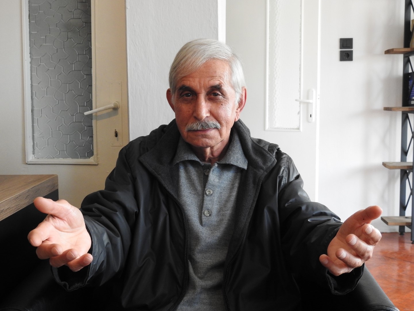 Gerçek Hayatta ‘Yaşar ne yaşar ne yaşamaz’: Manisalı Adam Kendi Ölüm Haberini Tapuda Öğrendi