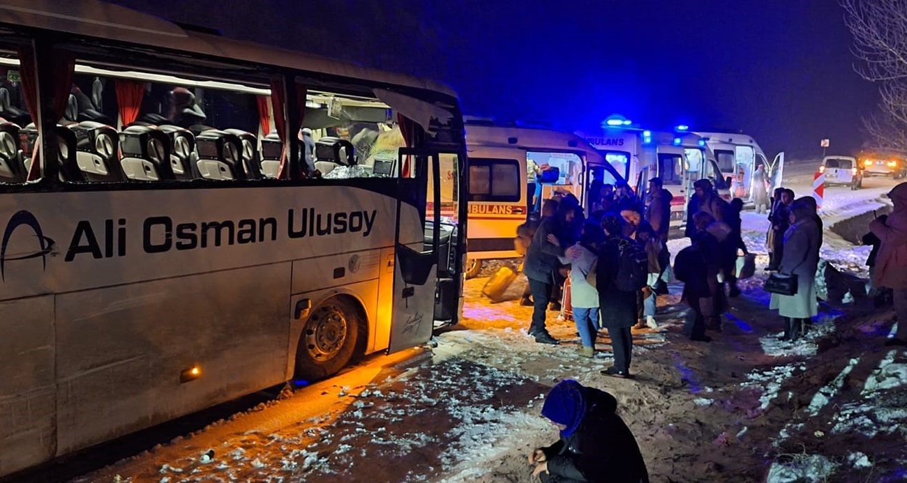 Gümüşhane’de Yolcu Otobüsü Kaza Yaptı: 14 Yaralı, 2’si Çocuk