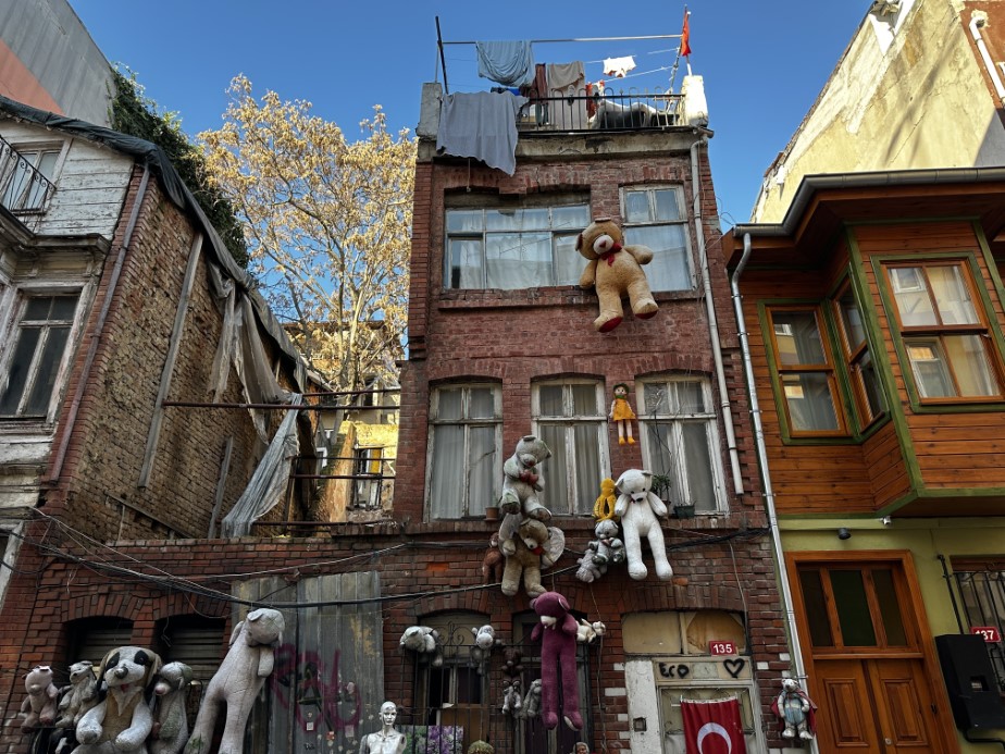 Kadıköy’ün Renkli ‘Oyuncaklı Evi’ Yıkılıyor