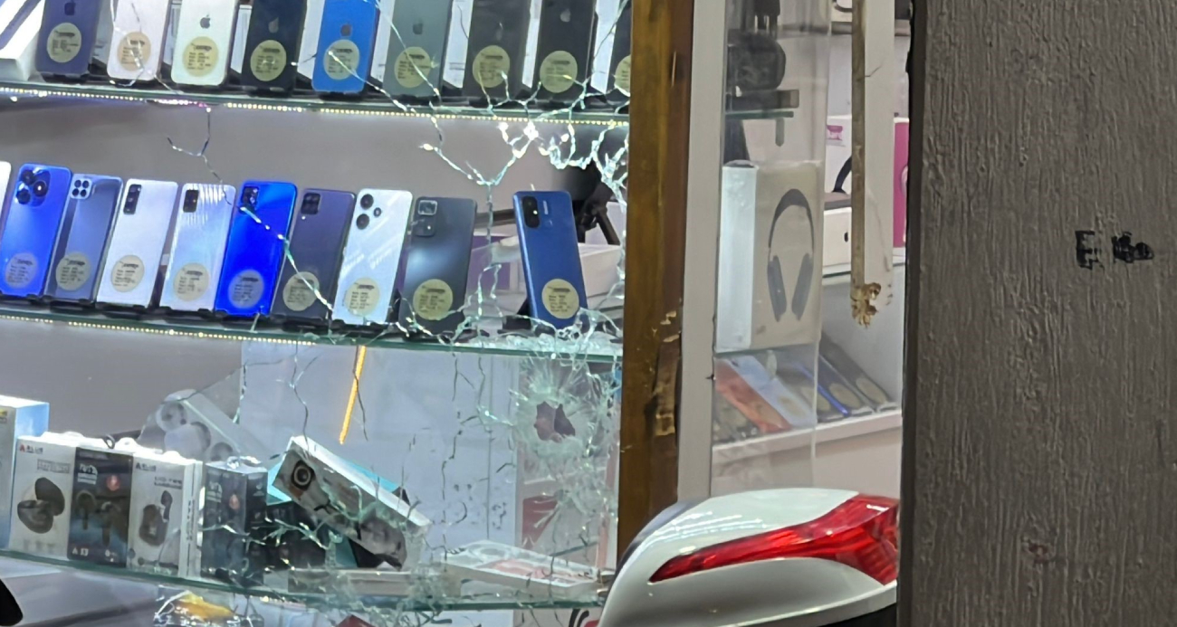 Kahramanmaraş’ta Telefon Kılıfı Nedeniyle Dükkan Ateşe Verildi: 2 Yaralı