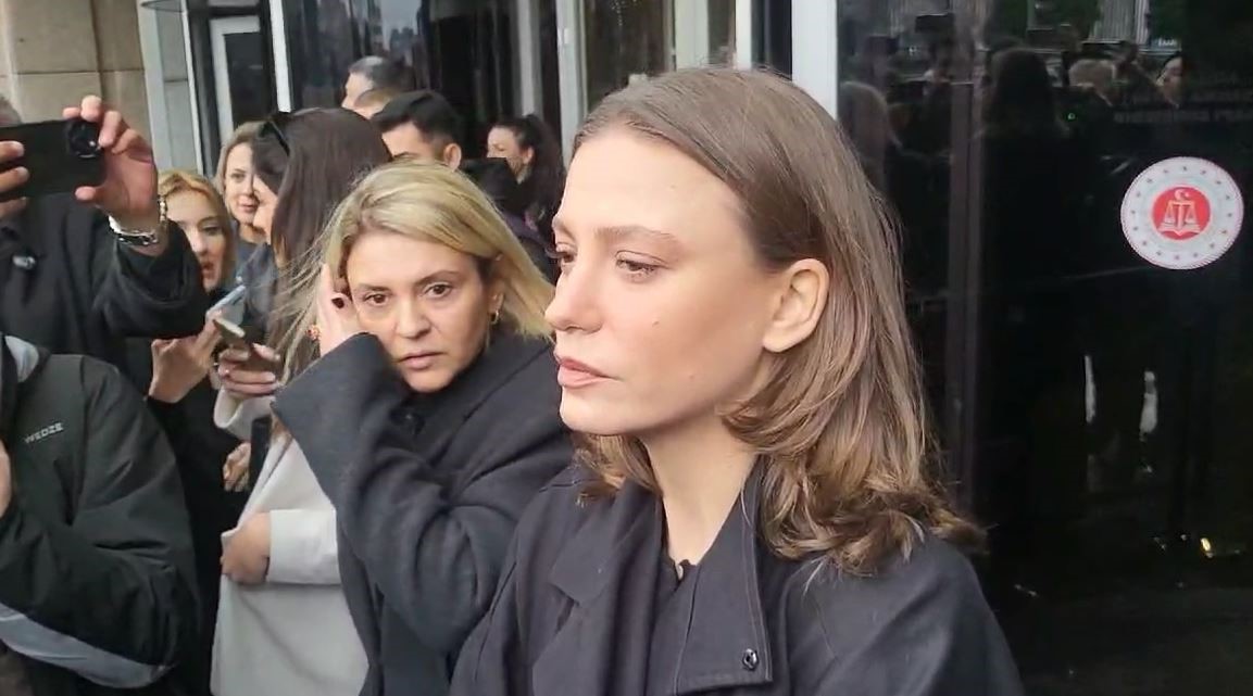 Serenay Sarıkaya Soruşturması: İfade Veren Oyuncu İtibarsızlaştırma İddialarına Karşı Duruyor
