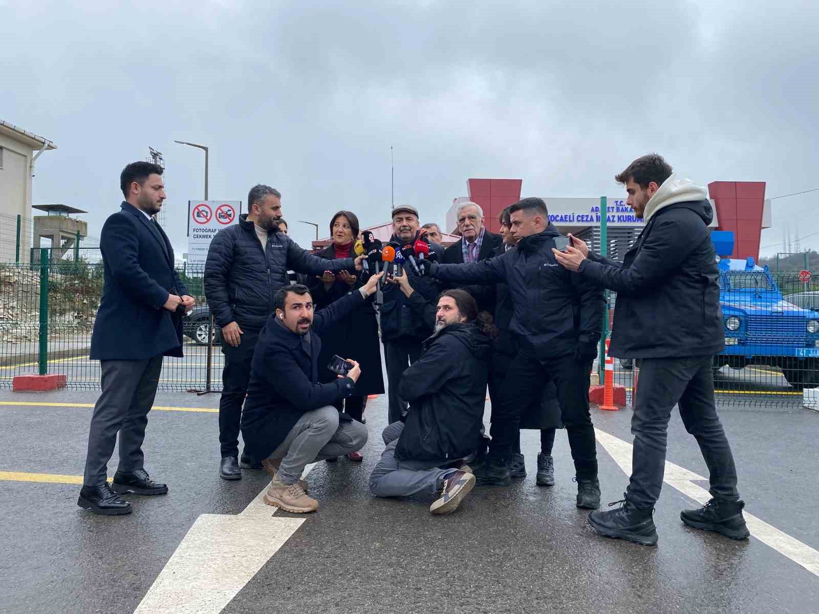 Sırrı Süreyya Önder: Zararlı Tartışmalar ve Barış Üzerine Açıklamalar