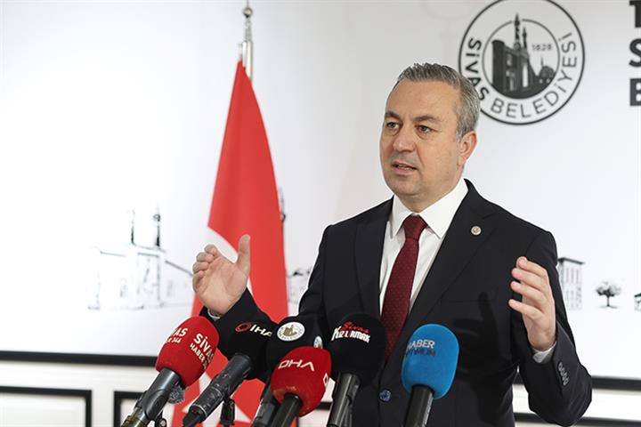 Sivas Merkezinde Dar Gelirli Emeklilere Aylık 2 Bin TL Destek