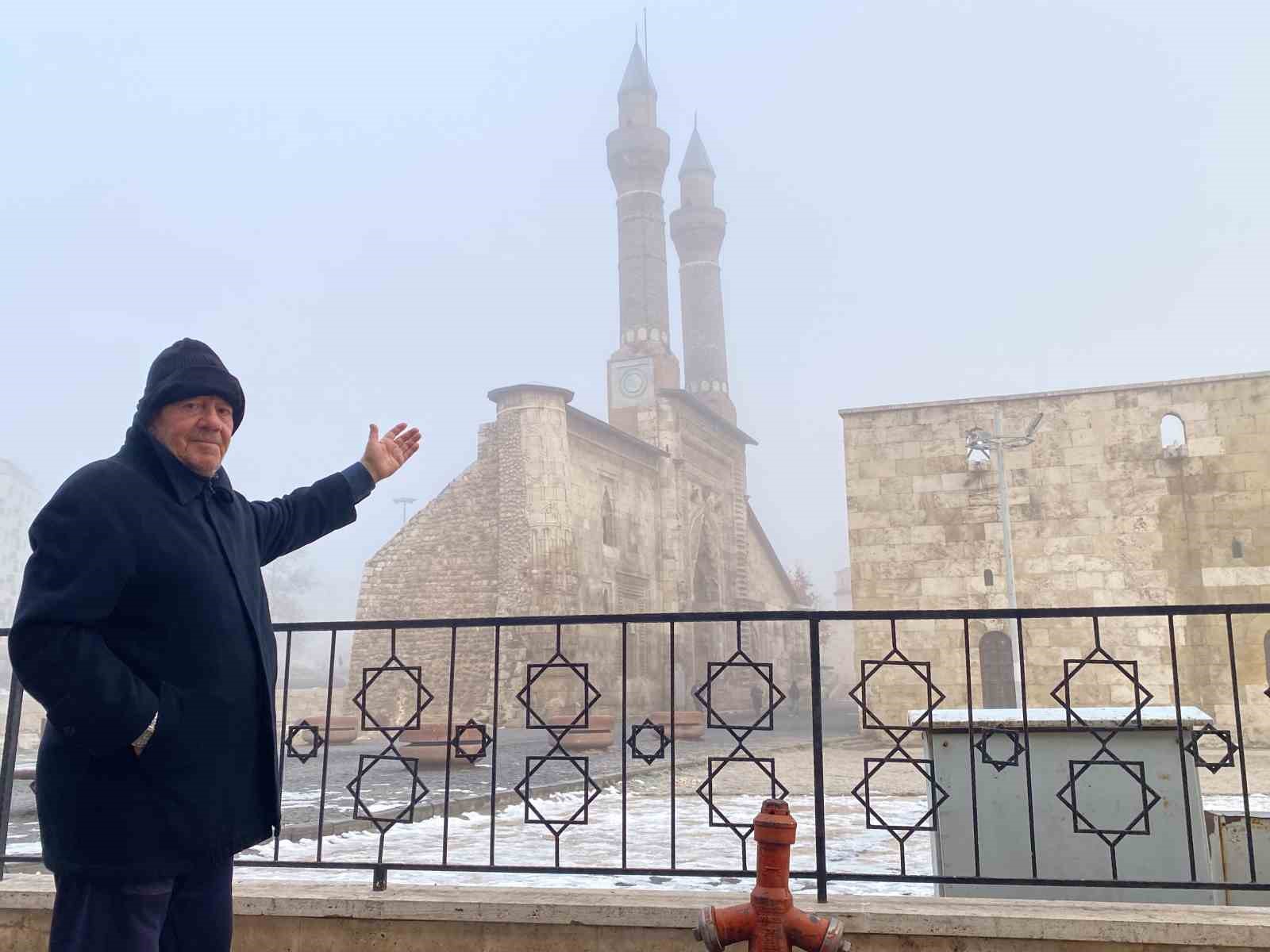 Sivas Sabahında Sis Perdesi: Görüş Mesafesi 20 Metreye Düştü