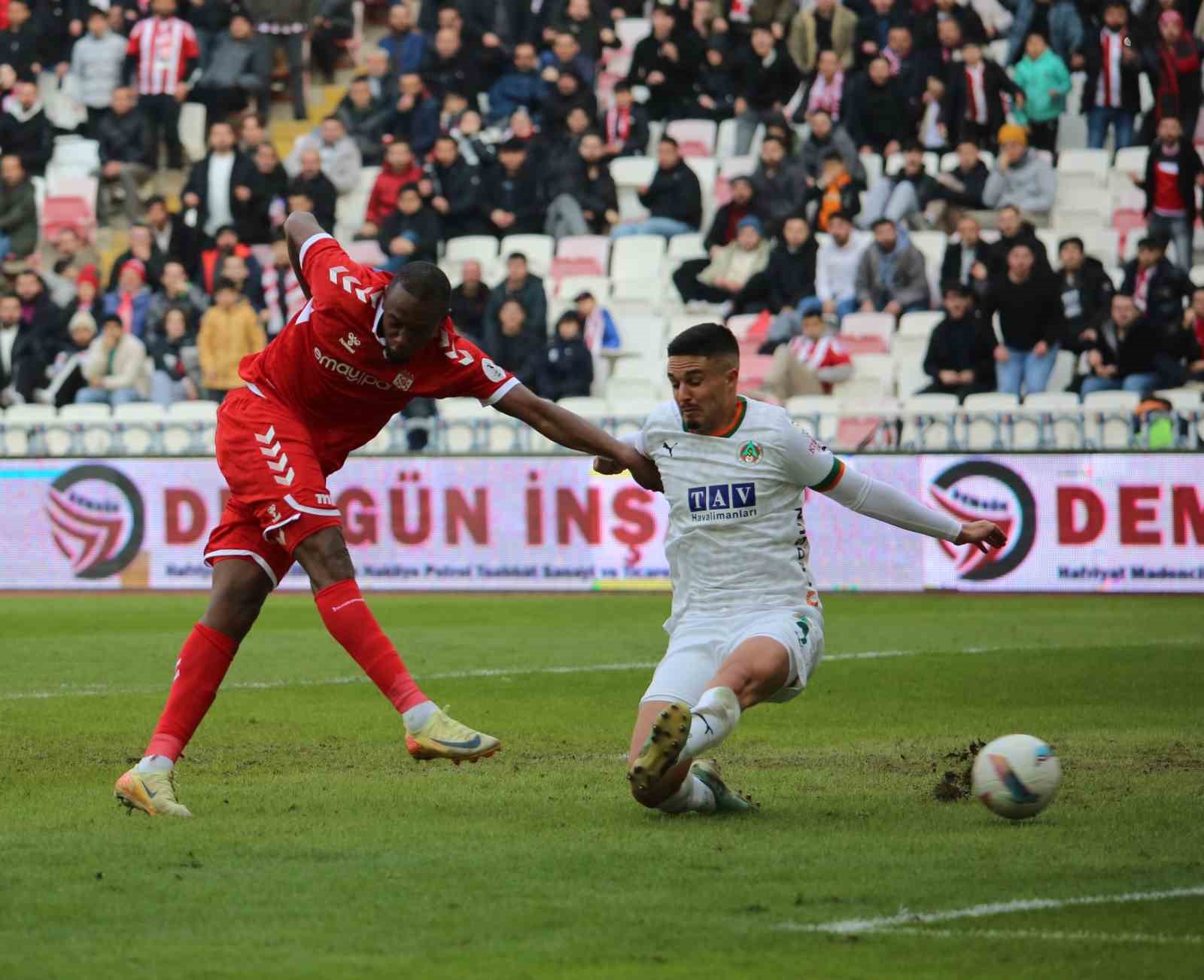 Sivasspor ve Alanyaspor Puanları Paylaştı