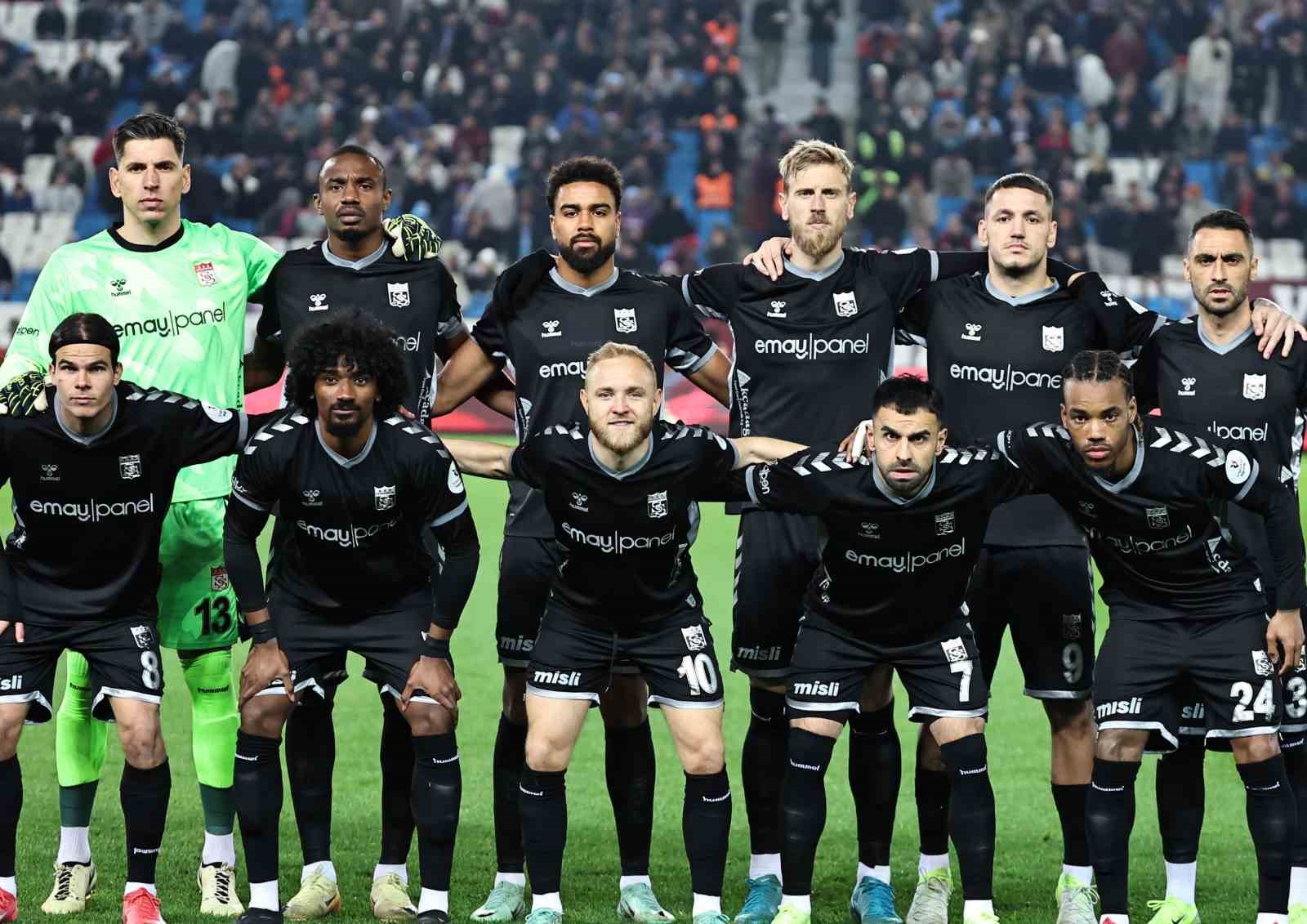 Sivasspor’un Zorlu Serüveni: 8 Maçtır Galibiyet Yüzü Göremedi