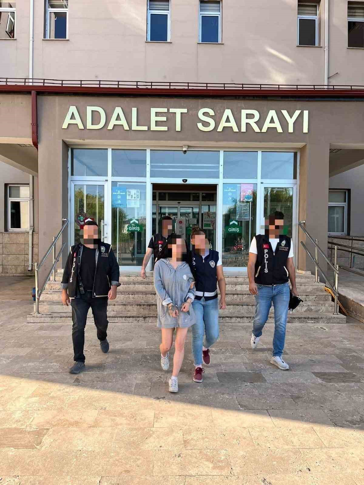 Sivas’ta Dini Değerlere Hakaret Eden Kadın, Ümit Özdağ Hayranı Olduğunu Gösterdi