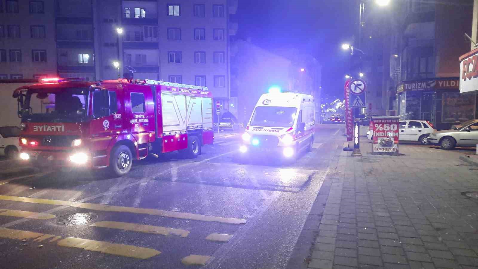 Sivas’ta Direksiyon Hakimiyetini Kaybeden Sürücü, Aydınlatma Direğine Çarptı