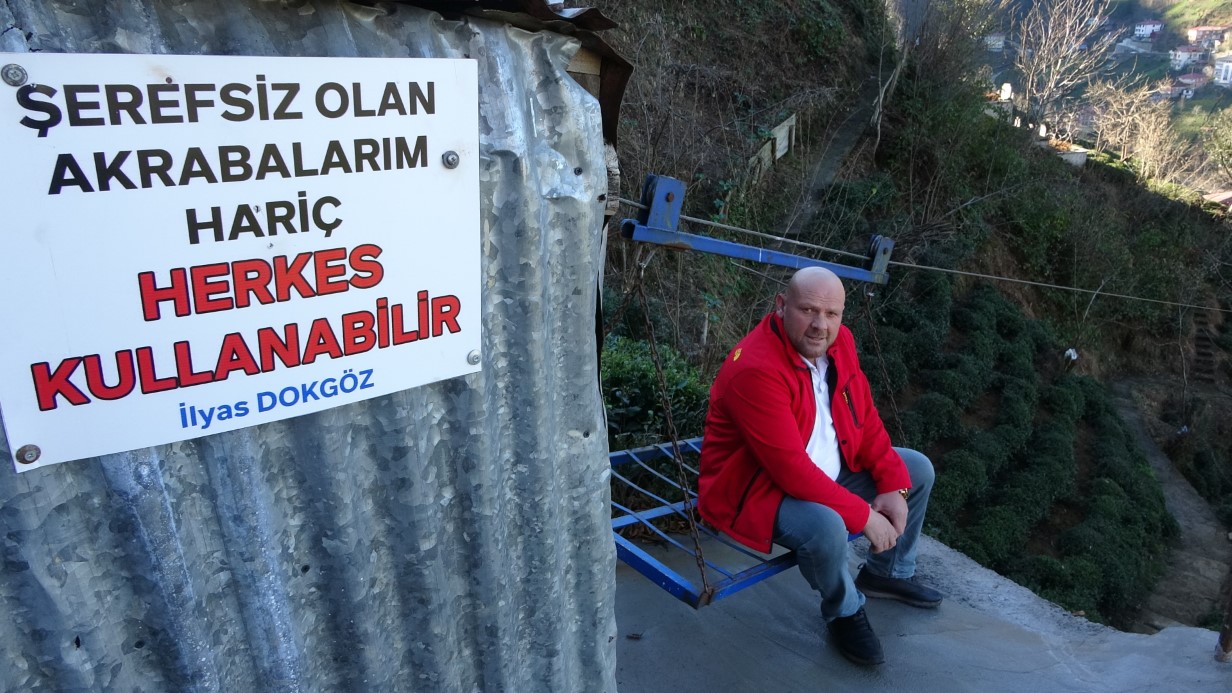 Trabzonlu Vatandaşın Teleferik Tabelası: Akrabalar Hariç Herkese Açık!