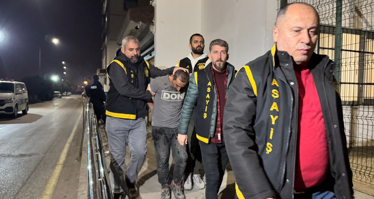 Adana’da AVM Havalandırma Sisteminde Saklanan Hırsız Yakayı Ele Verdi