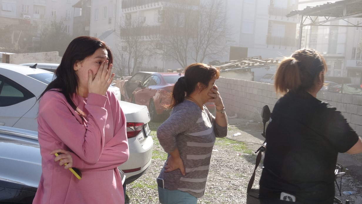 Antalya Muratpaşa’da Depo Yangını: Çalışanlar ve Mahalleli Tedirgin