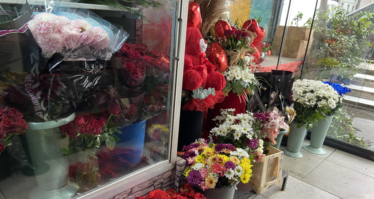 Bakırköy’de Sevgililer Günü Yaklaşırken Bir Çiçekçide Büyük Hırsızlık