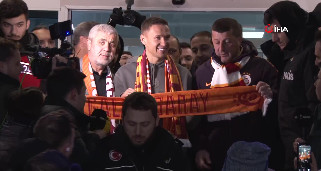 Galatasaray, Przemyslaw Frankowski’yi Kadrosuna Kattı!