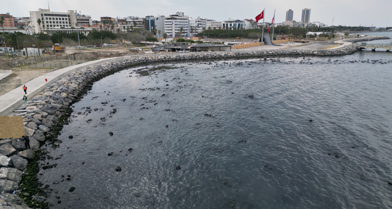 İskenderun Körfezi’nde Dikkat Çekici Deniz Çekilmesi
