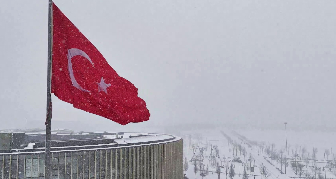 İstanbul Başakşehir Millet Bahçesi Kar Manzaralarıyla Büyüledi