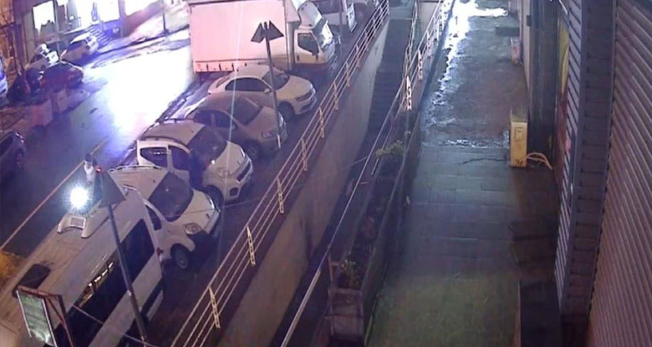 İstanbul Esenyurt’ta Emlak Ofisine Yapılan Silahlı Saldırı Güvenlik Kamerasında