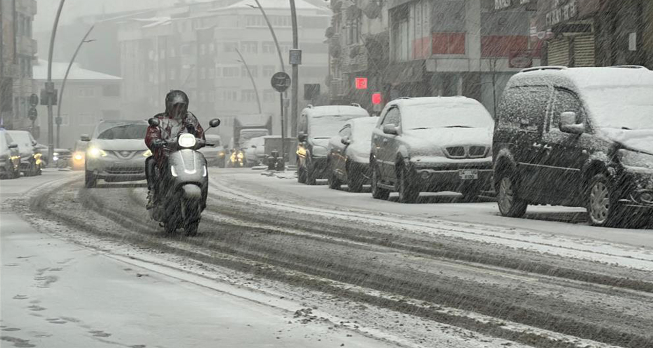 İstanbul’da Kar Yağışı Hayatı Olumsuz Etkiledi