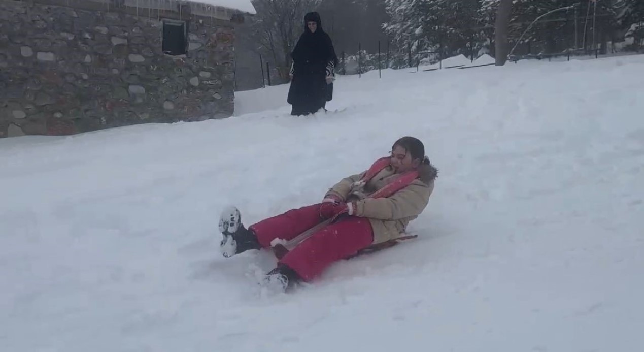 İznik’te Kar Kalınlığı 60 Santimetreye Ulaştı