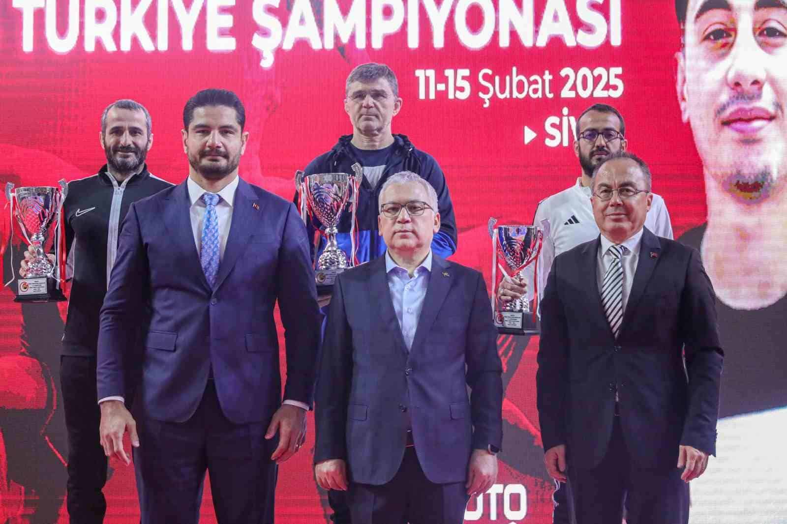Sivas’ta Düzenlenen U23 Grekoromen Türkiye Güreş Şampiyonası Nefes Kesti