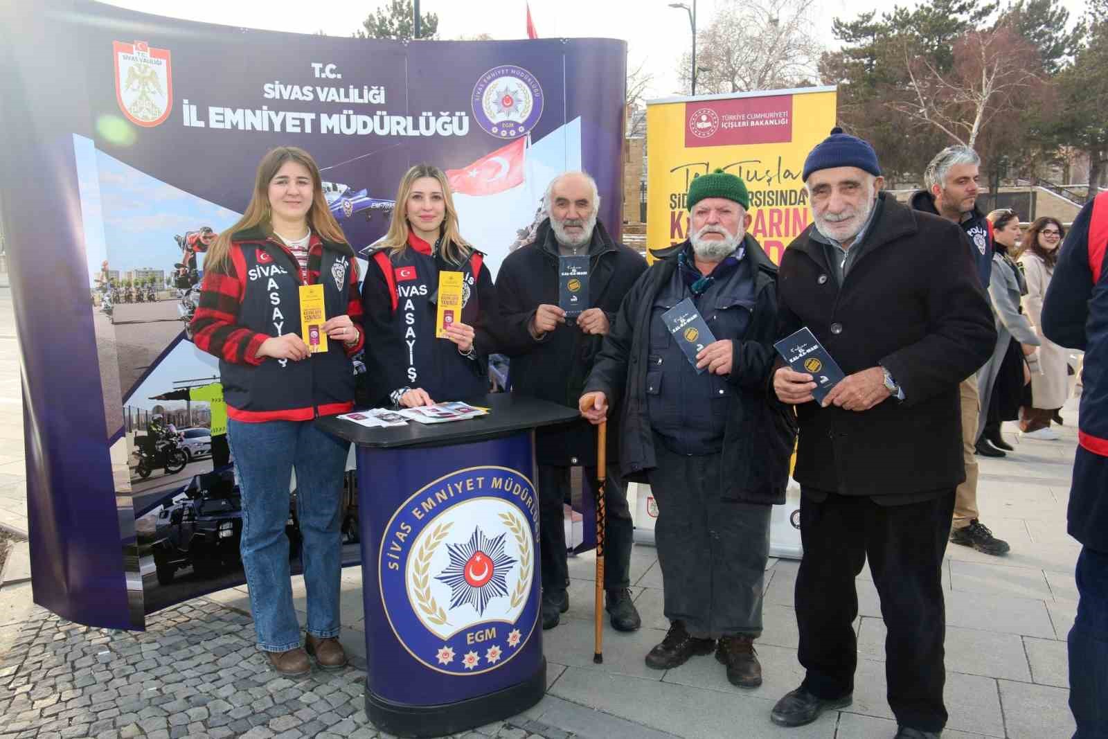 Sivas’ta Kadına Yönelik Şiddetle Mücadele İçin Broşür Dağıtımı Gerçekleştirildi