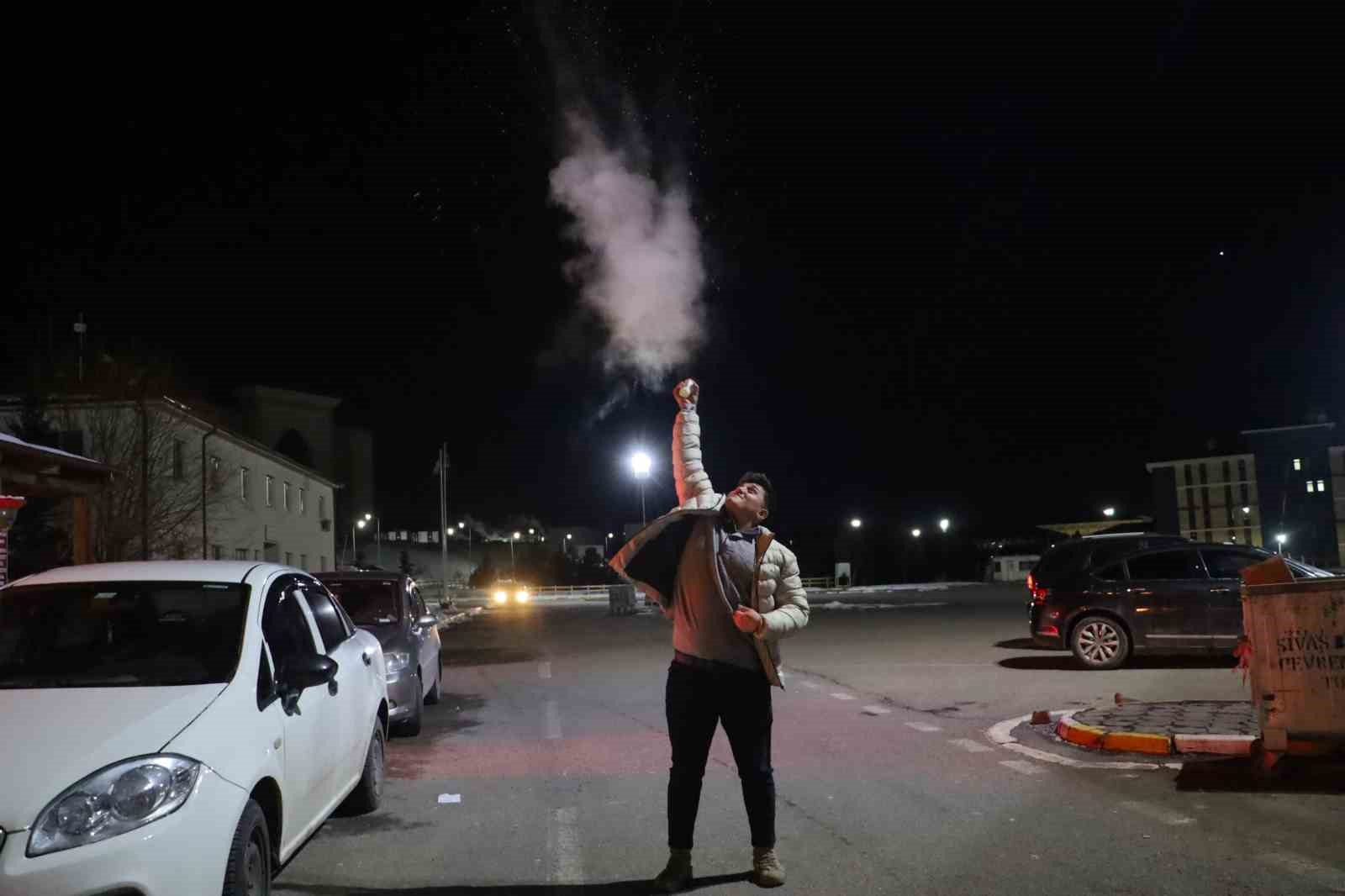 Sivas’ta Sibirya Soğuklarının Etkisiyle Sıcak Su Buhara Dönüştü