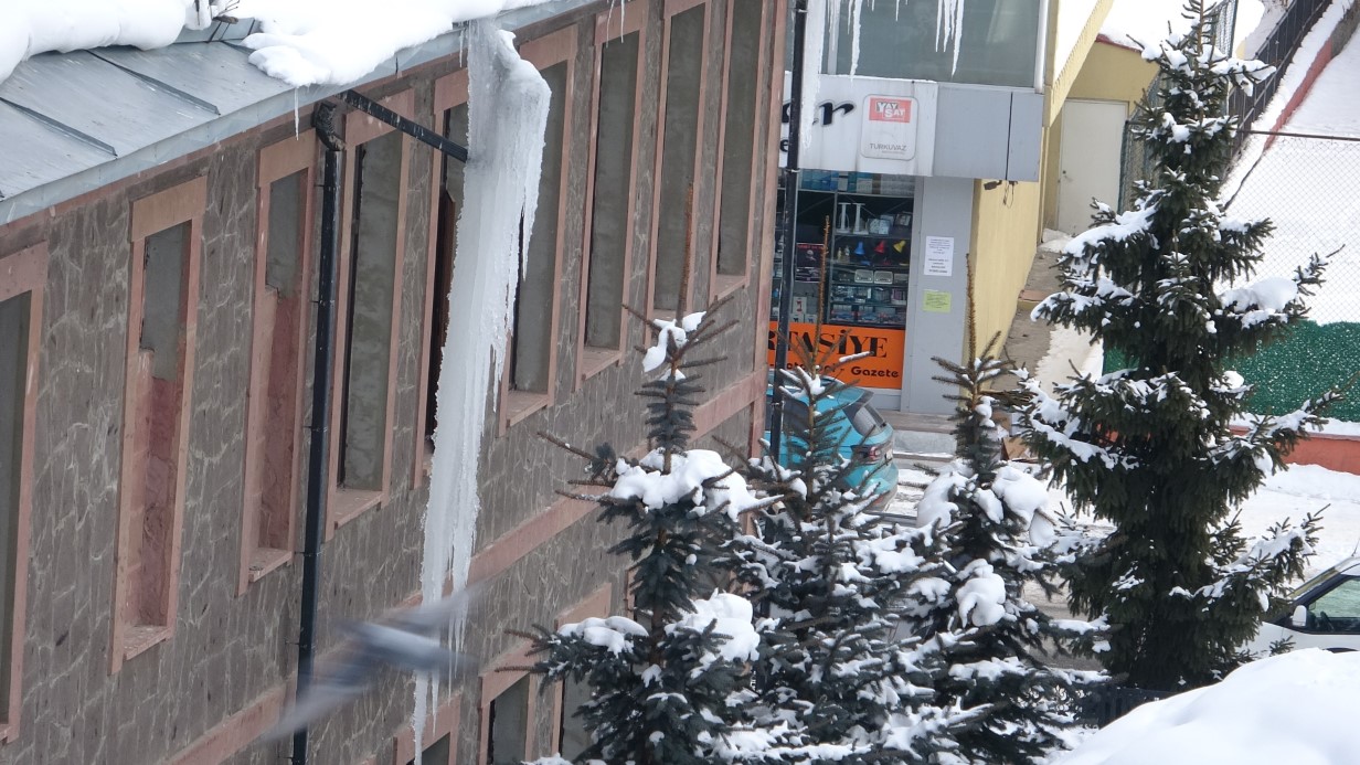 Ardahan Göle’de Kış Çetin Geçiyor: Sıcaklık -24.8 Dereceye Düştü