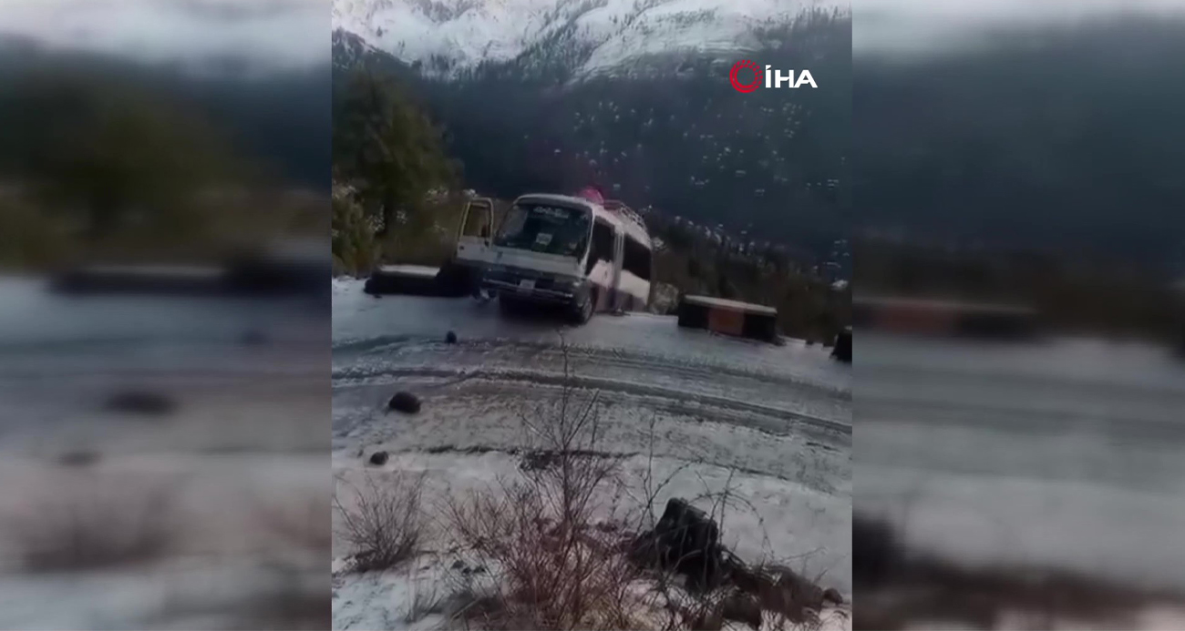Pakistan’da Otobüs Kazası: 5 Ölüm ve 3 Yaralı