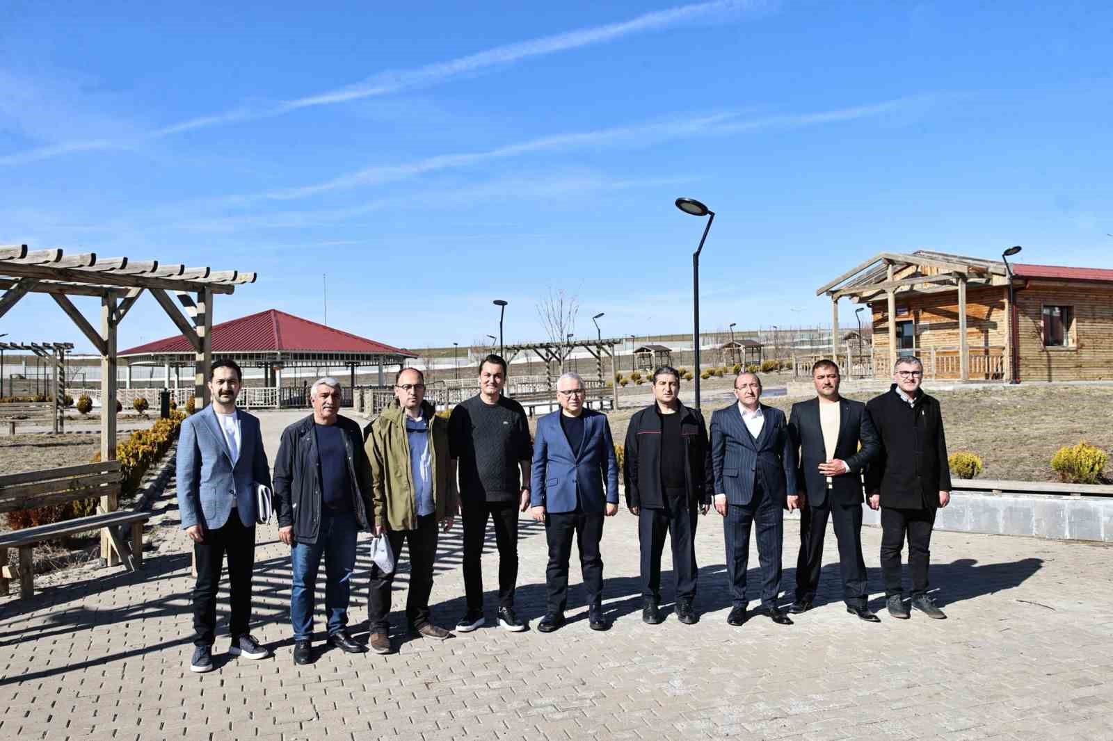 Sivas’ta Sokak Hayvanları İçin Yeni Bir Merkez Kuruluyor