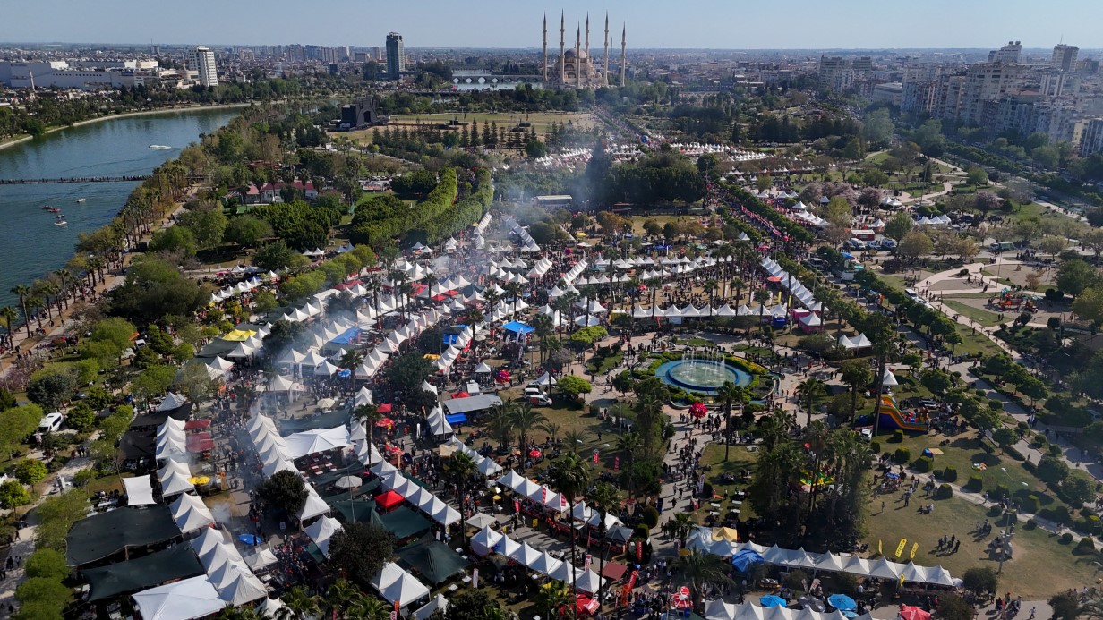 Adana Portakal Çiçeği Karnavalı’nda Hijyen Skandalı: İşletmelere Büyük Ceza