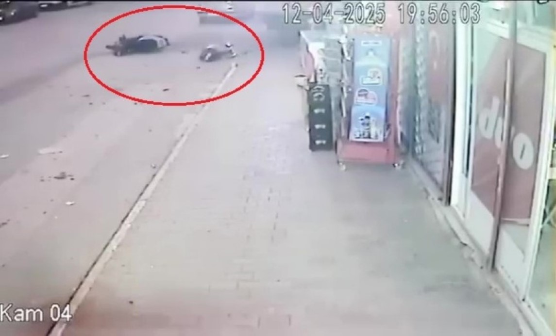 Antalya’da Genç Motosikletçinin Hayatını Kaybettiği Kaza Güvenlik Kamerasında