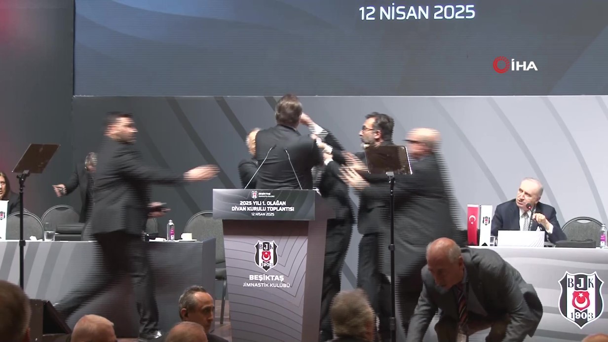 Beşiktaş Divan Toplantısında Tansiyon Yükseldi: Arat ve Yamantürk Arasında Kavga