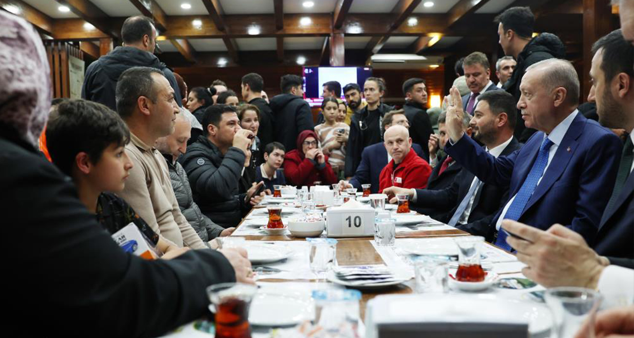 Cumhurbaşkanı Erdoğan, Deprem Sonrası İstanbul’da Vatandaşlarla Buluştu
