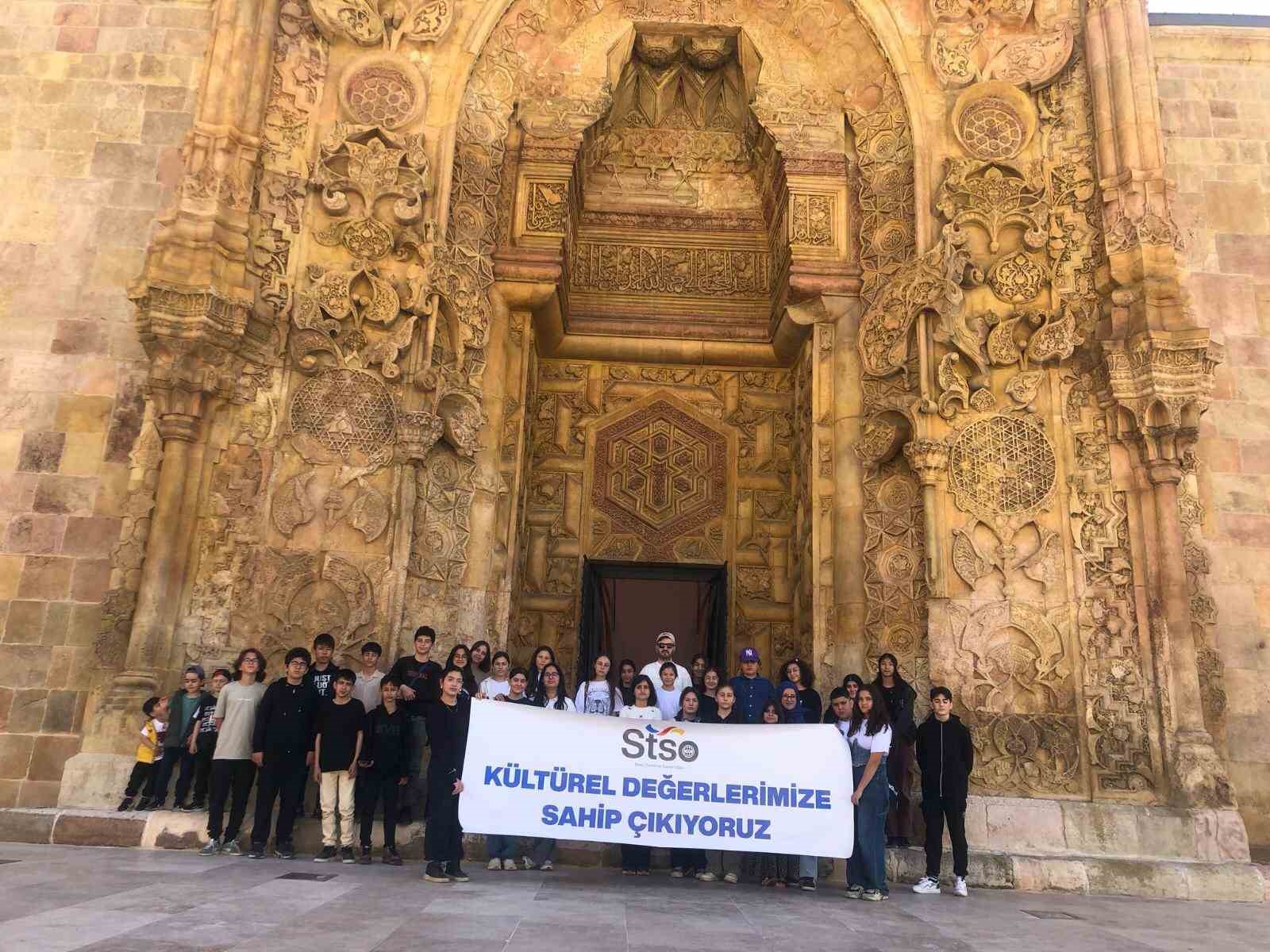 Divriği’nin Tarihi ve Doğal Güzellikleri Öğrencilere Kapılarını Açtı