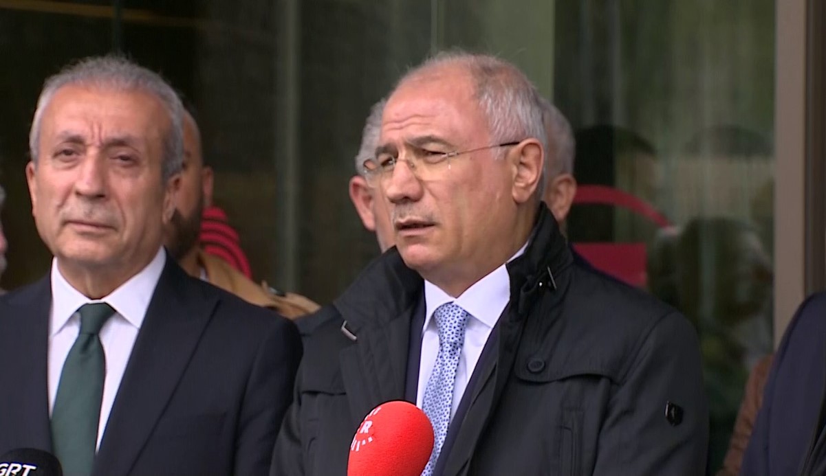 Efkan Ala, Hastanede Sırrı Süreyya Önder’i Ziyaret Etti