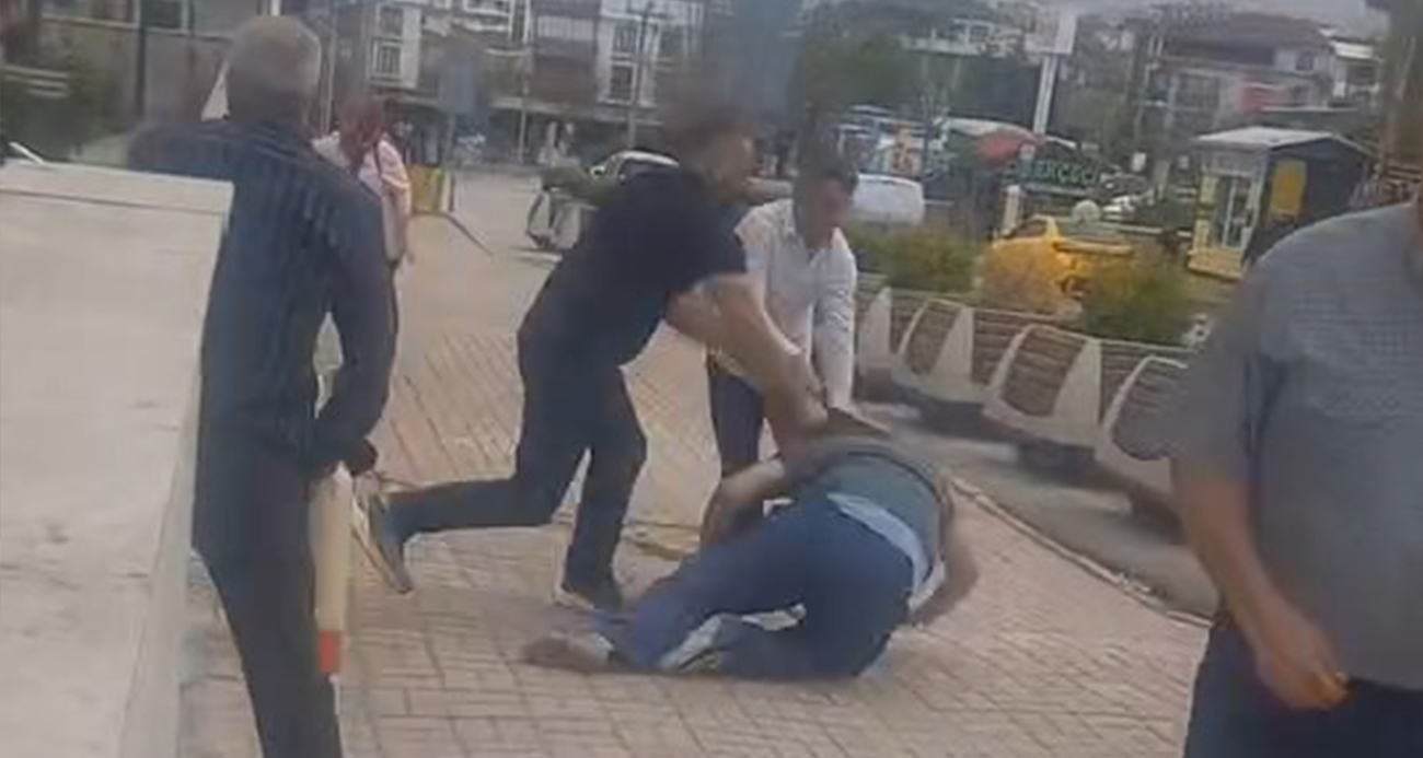 Elazığ Adliyesi Önünde Kavgaya Dönüşen Tartışma