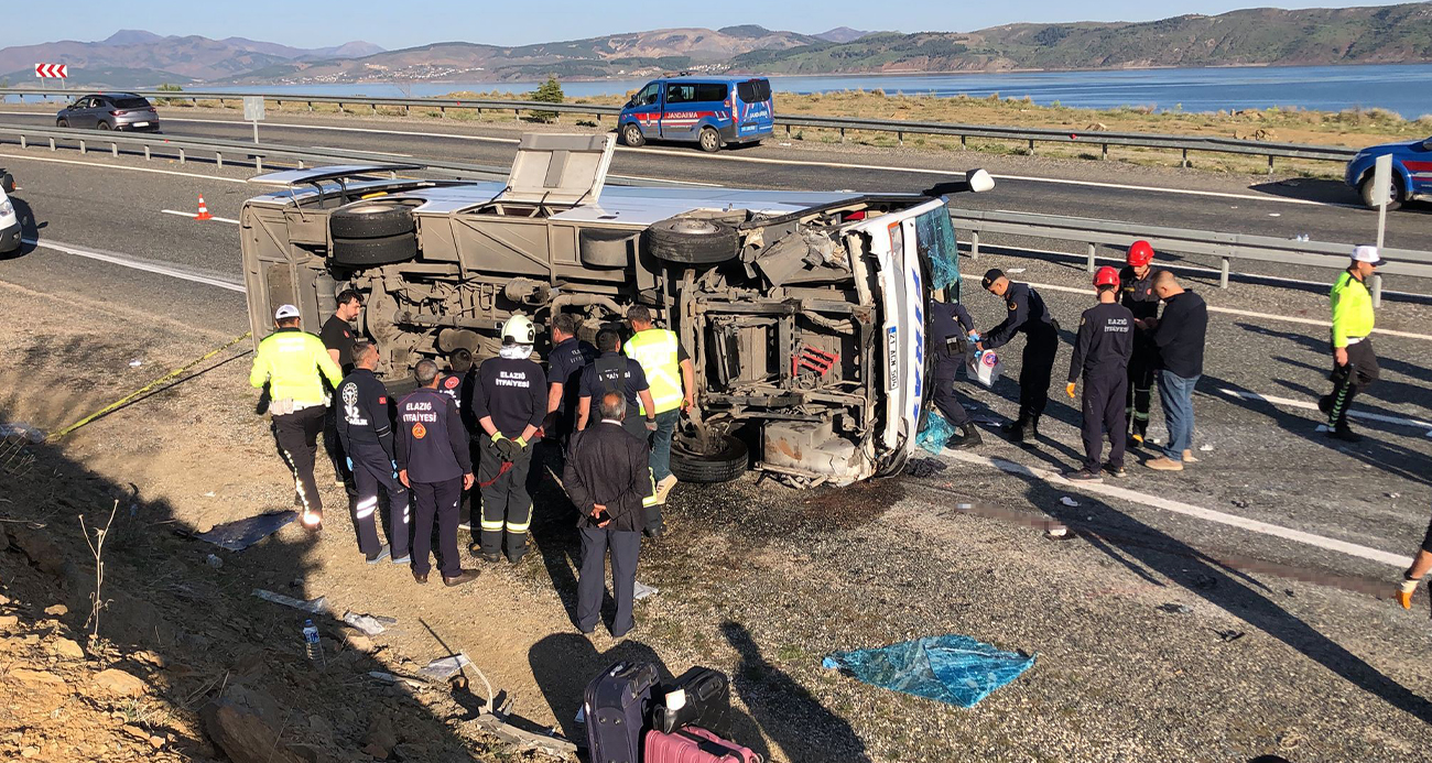 Elazığ’da Yolcu Midibüsü Devrildi: 25 Kişi Yaralandı