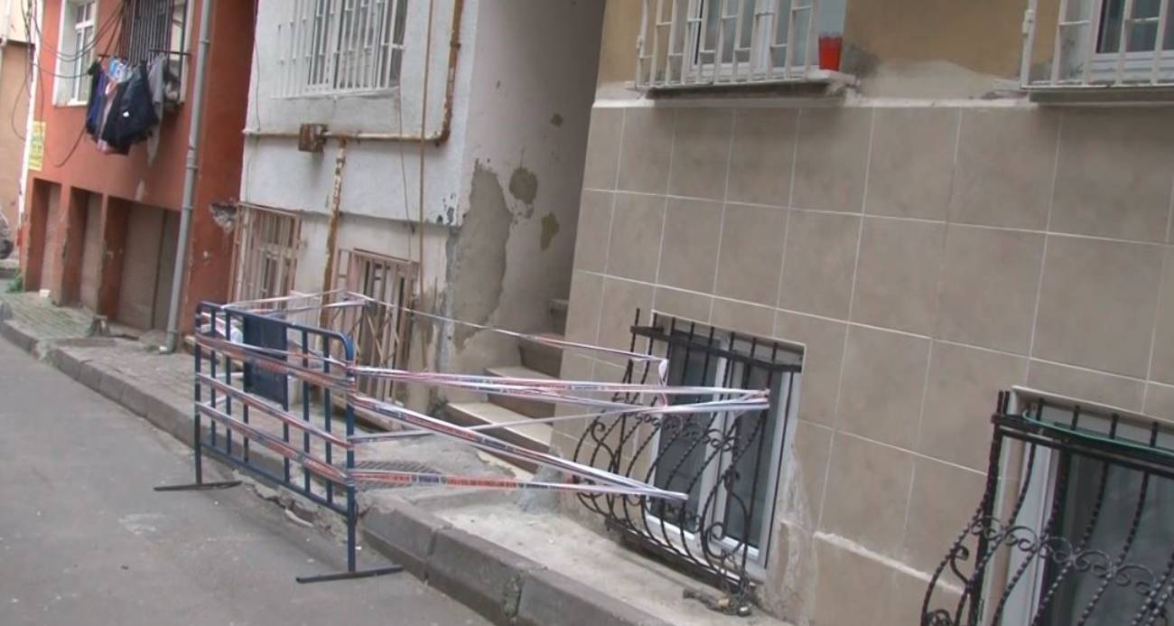 Fatih’te Deprem Sonrası Üç Bina Tehlike Arz Ettiği İçin Boşaltıldı