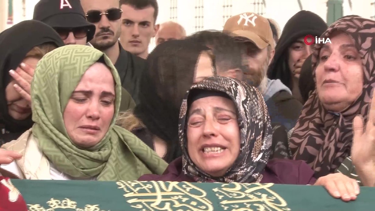Fatih’te Trajik Bir Veda: Elif Kırav Son Yolculuğuna Uğurlandı
