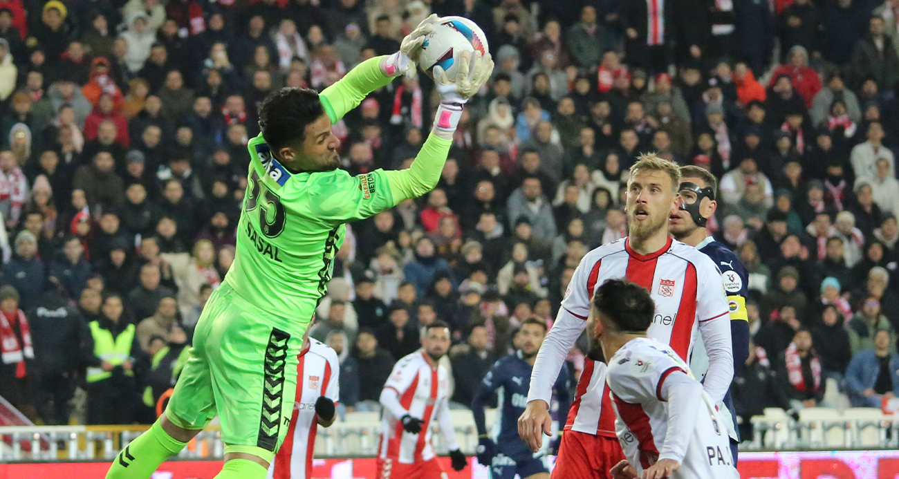 Fenerbahçe, Sivas’ta Üç Puanı Üç Golle Aldı!