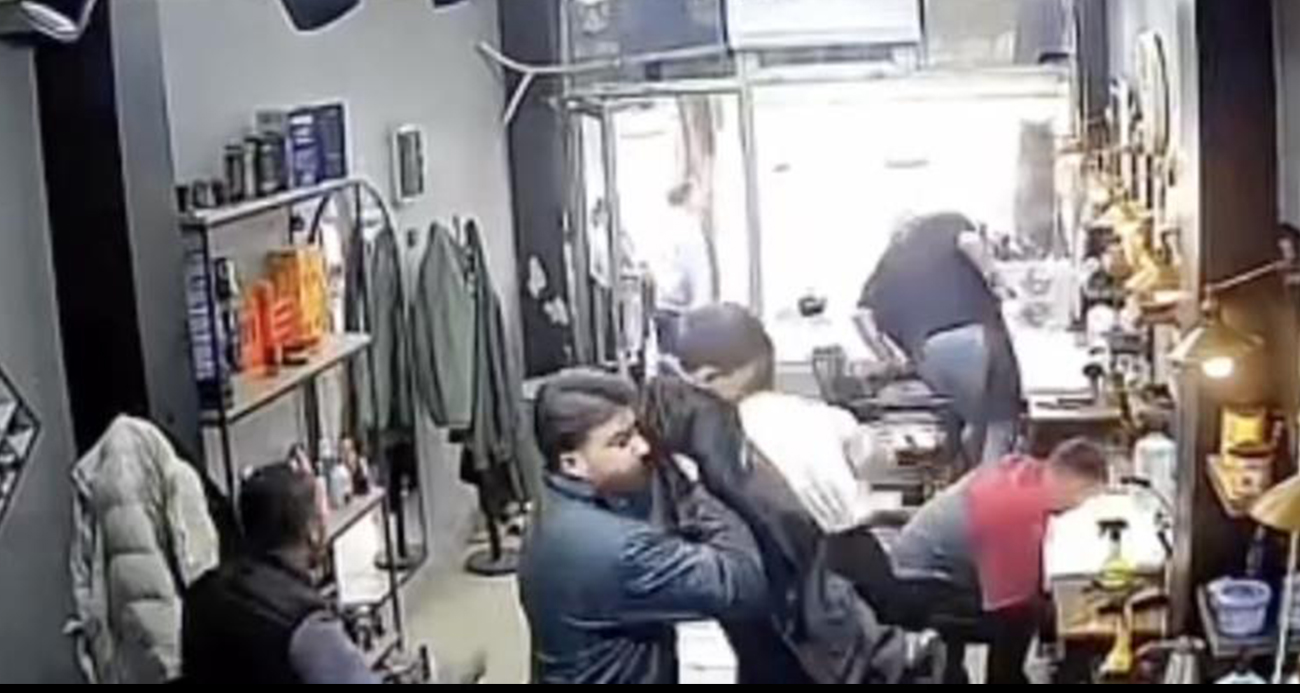 İstanbul Arnavutköy’de Deprem Anında Kuaförden Kahramanca Hareket