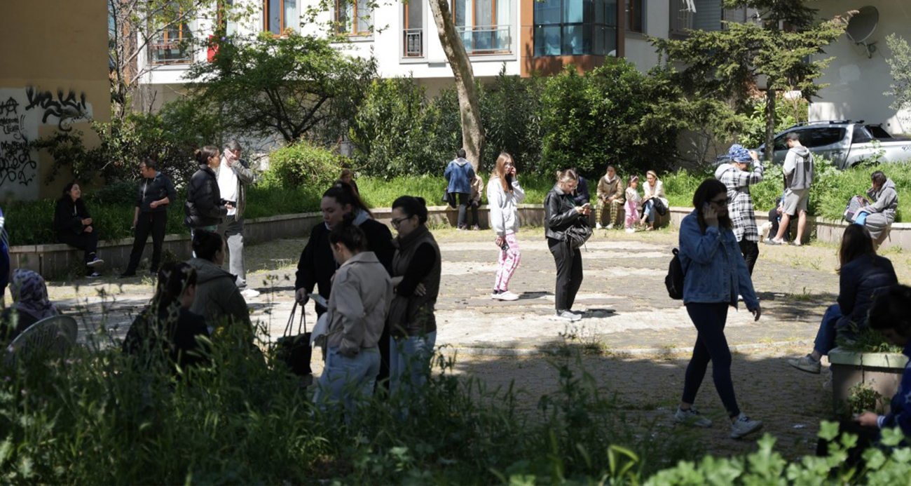 İstanbul’da Deprem Sonrası Yüksekten Atlayanlar Yaralandı